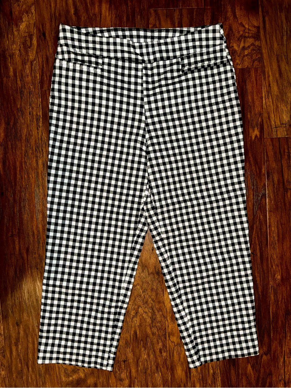 Time and Tru Black & White Gingham Capri - Small